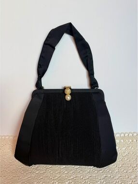 Vintage Garay Black Pleated Evening Handbag Rhinestone Pearl Clasp Purse